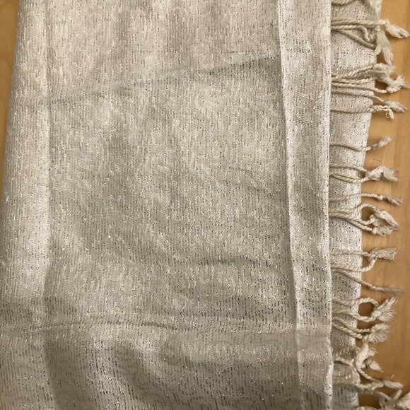 Collection Eighteen Metallic Silver Wrap Scarf - NEW - Picture 4 of 9